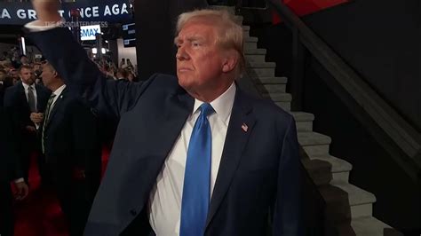 Watch Trumps Entrance During Night 2 Of Rnc Surrounded By Secret