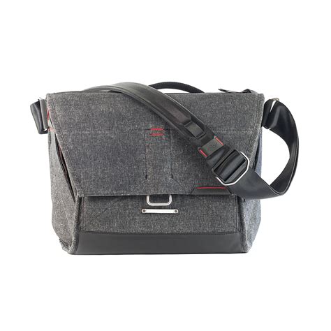 Peak Design Everyday Messenger Bag 13" Charcoal - Fujishop ID