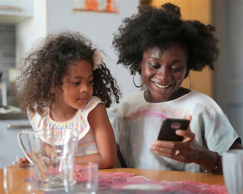 Canada: the effect of parents’ screen habits - Community Practitioner