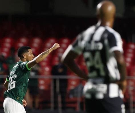 Not Cias Palmeiras Domina O Santos E Vence Cl Ssico Pelo Campeonato