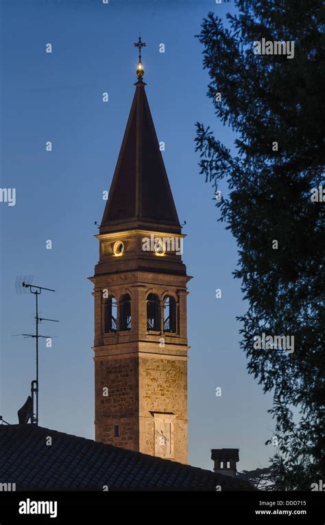 Italien Uhrturm Nacht Fotos Und Bildmaterial In Hoher Aufl Sung Alamy