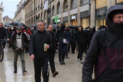 Le Bien Public On Twitter Entre Et Manifestants Ont Ensuite