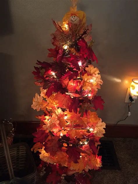 Make A Tomato Cage Fall Tree Craft Projects For Every Fan