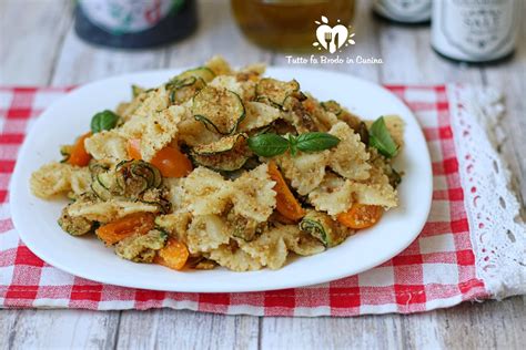 PASTA ALLE ZUCCHINE CON PANGRATTATO E Pomodorini Gialli Tutto Fa