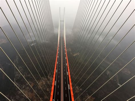 La Chine Inaugure Le Plus Haut Pont Du Monde Culminant à 565 Mètres