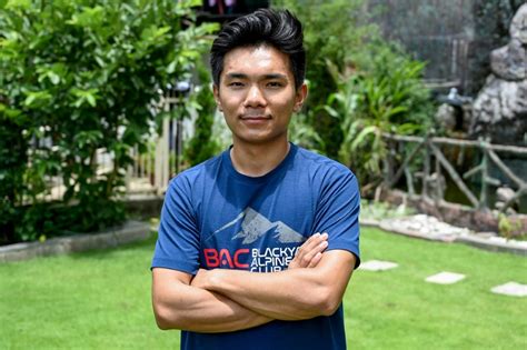 Record Breaking Nepali Teen Eyes Final Metre Peak The Weekly Times