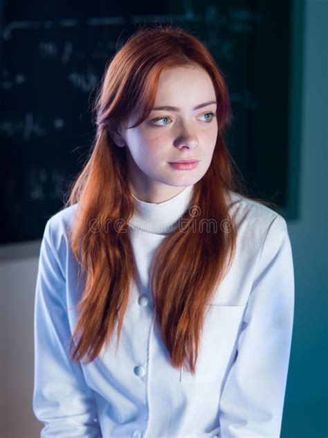 Portrait Of Beautiful Female Scientist Stock Image Image Of Analyst Healthcare 31952285