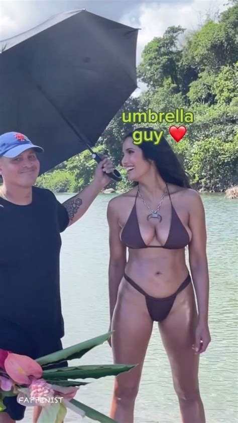 Padma Lakshmi Big Tits Bikinis BTS Fappenist