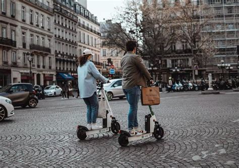 Parigi Dice Addio Ai Monopattini Elettrici In Sharing Ma Dove