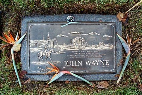 10 Famous People Buried In Unmarked Graves Famous Graves John Wayne