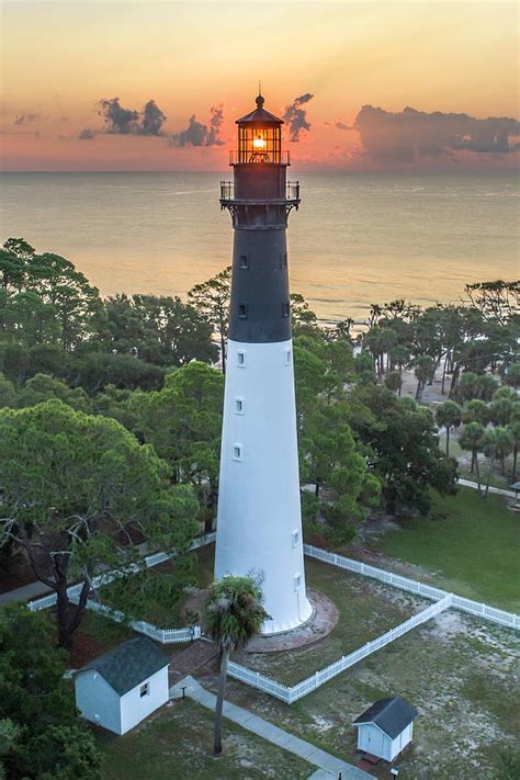 Hunting Island Lighthouse Photograph by Robert Gecy