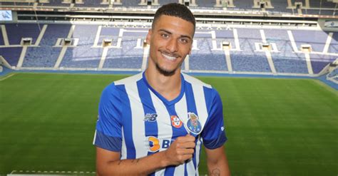 David Carmo é O Primeiro Reforço Do Fc Porto Invicta De Azul E Branco