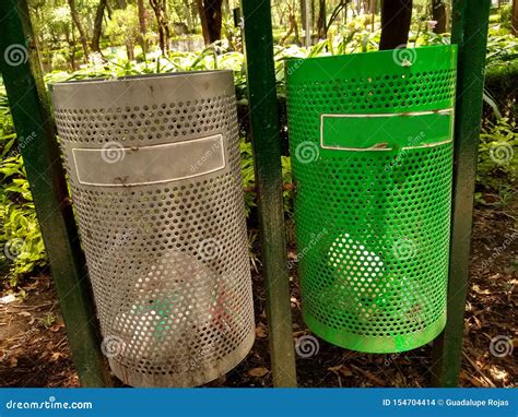 Botes Para Separar La Basura Org Nica E Inorg Nica Para Ayudar Al