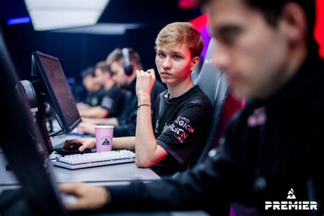 Vitality quebra sequência de m0NESY de 29 mapas no azul DRAFT5