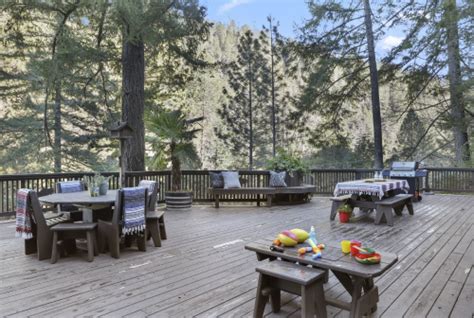 Rogue River Lodge And Lodging At The Galice Resort