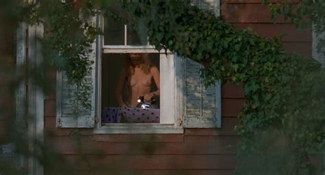 Nude Video Celebs Sarah Trigger Nude Paradise 1991