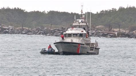 Coast Guard Crew Rescues Kayaker Who Capsized In Tillamook Bay Katu