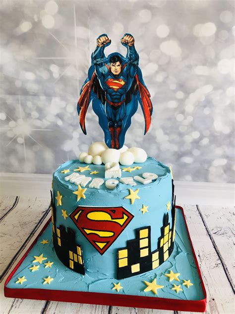 Tarta Superman En 2020 Decoracion De Superman Tartas Superman