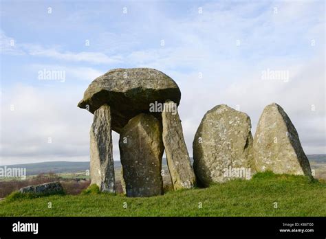 Neolithic Burial Portal Tomb Hi Res Stock Photography And Images Alamy