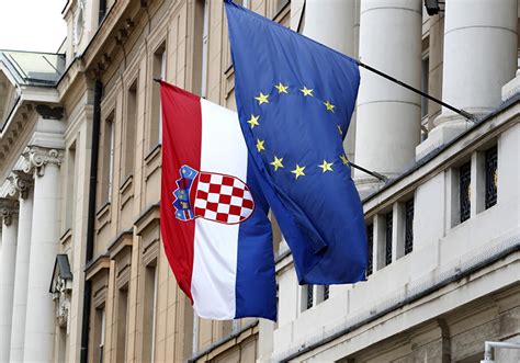 La Croazia Adotta Leuro Ed Entra Ufficialmente Nellarea Schengen La