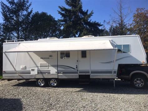 2008 Okanagan Eclipse 29 Ft Fifth Wheel With 2 Slide Outs And Bunks