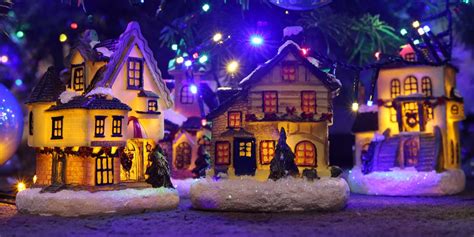 10 Best Christmas Villages & Village Sets You’ll Love in 2020