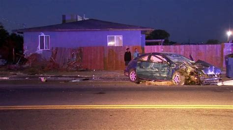 Driver Hits Car And House In Southwest Fresno Police Say Abc30 Fresno