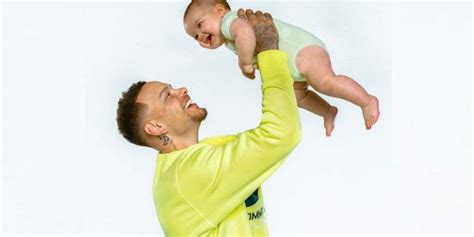 Kane Brown Shares Two Of Kingleys New Milestones Including First Teeth