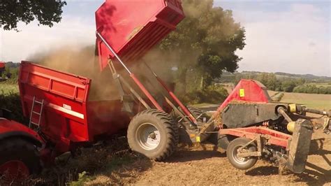 Ramassage De Cailloux En 4 Metres Avec Une Kongskilde Youtube