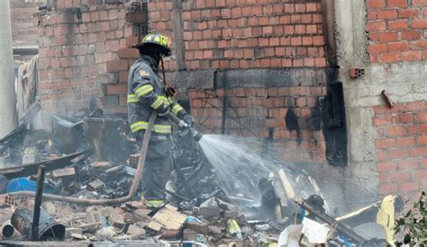 Ventanilla Incendio En F Brica Clandestina De Pirot Cnicos Deja