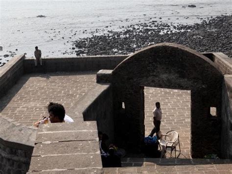 Woman Drowns While Clicking Selfie With Friends At Bandra Bandstand