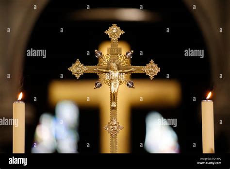 Notre Dame De Paris Cathedral Altar Crucifix Stock Photo Alamy