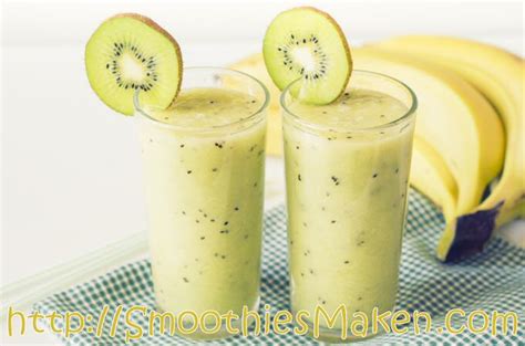 Smoothie Met Banaan En Kiwi Lekker Afkoelen Op Een Hete Dag