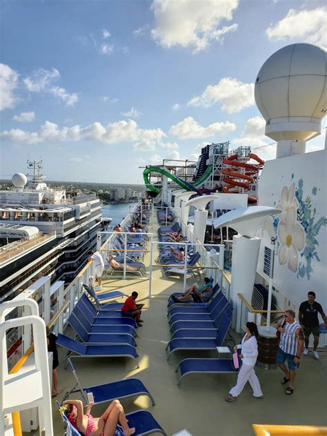 norwegian cruise line getaway reviews 9