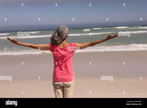 Arms Stretched Out Hi Res Stock Photography And Images Alamy