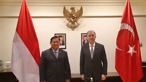 Akrabnya Prabowo Dan Macron Saat Pertemuan Bilateral Ri Prancis Bahas Pertahanan