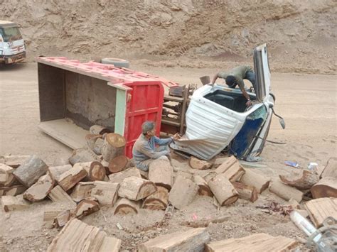 Akibat Rem Blong Begini Kronologis Insiden Laka Tunggal Di Hauling