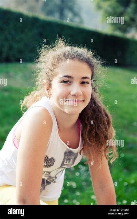 Portrait de jeune fille de 14 ans Banque de photographies et dimages à