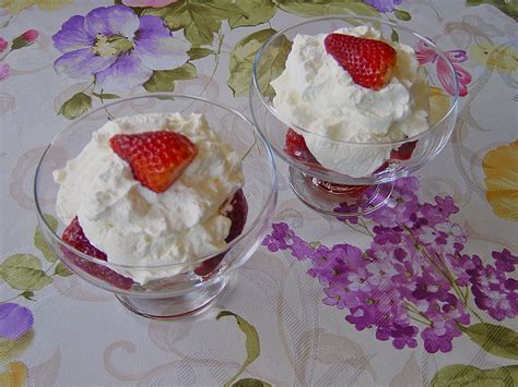 Mascarpone Dessert Mit Erdbeeren Von Bluebandit Chefkoch De