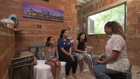 Mulheres enfrentam rotina de exaustão sobrecarga de tarefas