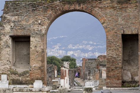 Pompeiis Excavation Uncovers Duck And Snails Fast Food Shop Euronews