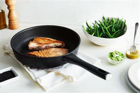 Лучшая антипригарная сковорода: отзывы домохозяек