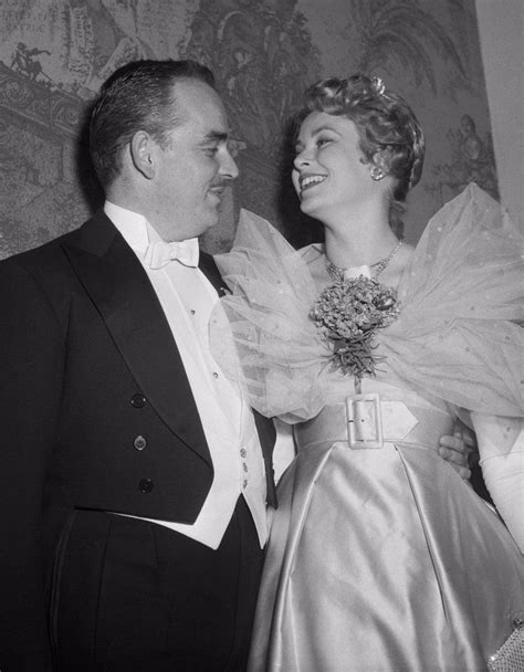 Grace Kelly And Prince Rainier Iiis High Society Romance In Pictures