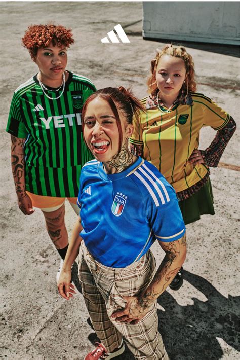 How To Style A Jersey Football Fashion Editorial Jersey Fashion