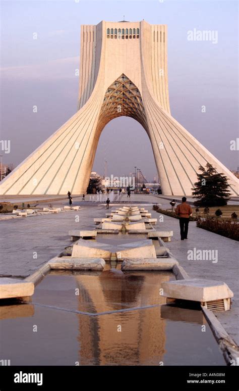 Azadi Turm Oder King Memorial Tower Wahrzeichen Der Stadt Und Markiert