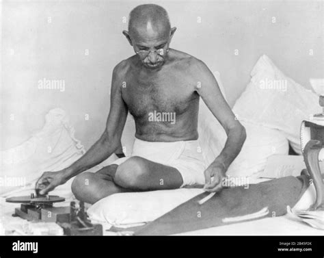 Mahatma Gandhi With Spinning Wheel High Resolution Stock Photography ...