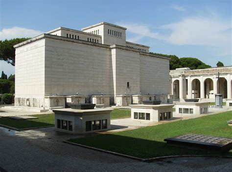 Cimitero Monumentale Verano 4