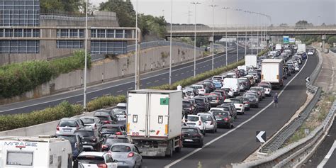 Il Traffico Sul Grande Raccordo Anulare Di Roma Stato Bloccato A