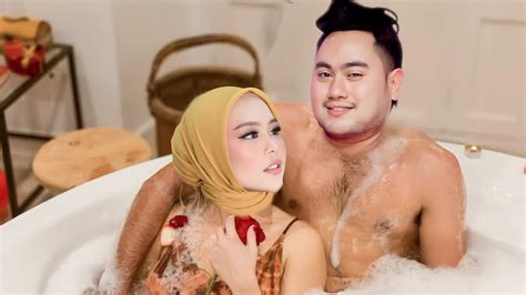 Pagi Ini King Nasar Dan Selfie Yamma Keciduk Mandi Bareng Didalam