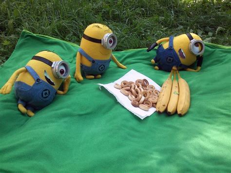 Minions Relaxing In The Last Sunny Days Eating Bubliki And Bananas